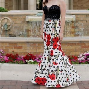 Sherri Hill Prom Dress